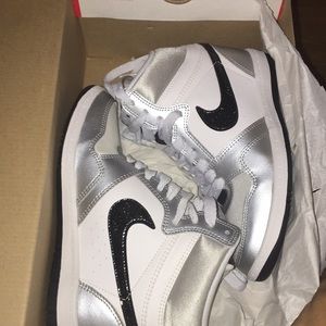 WMNS Nike Force Sky High